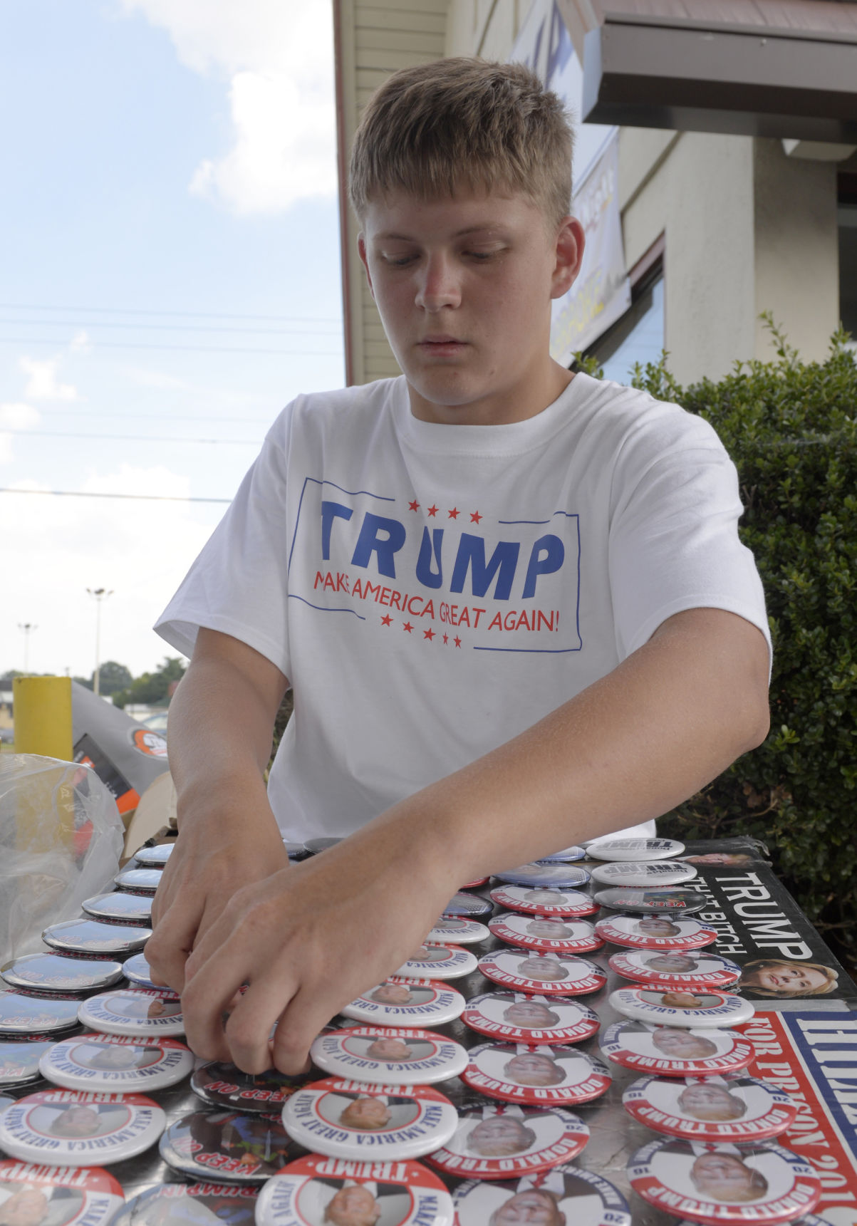 20160726w_nws_trumpstuff